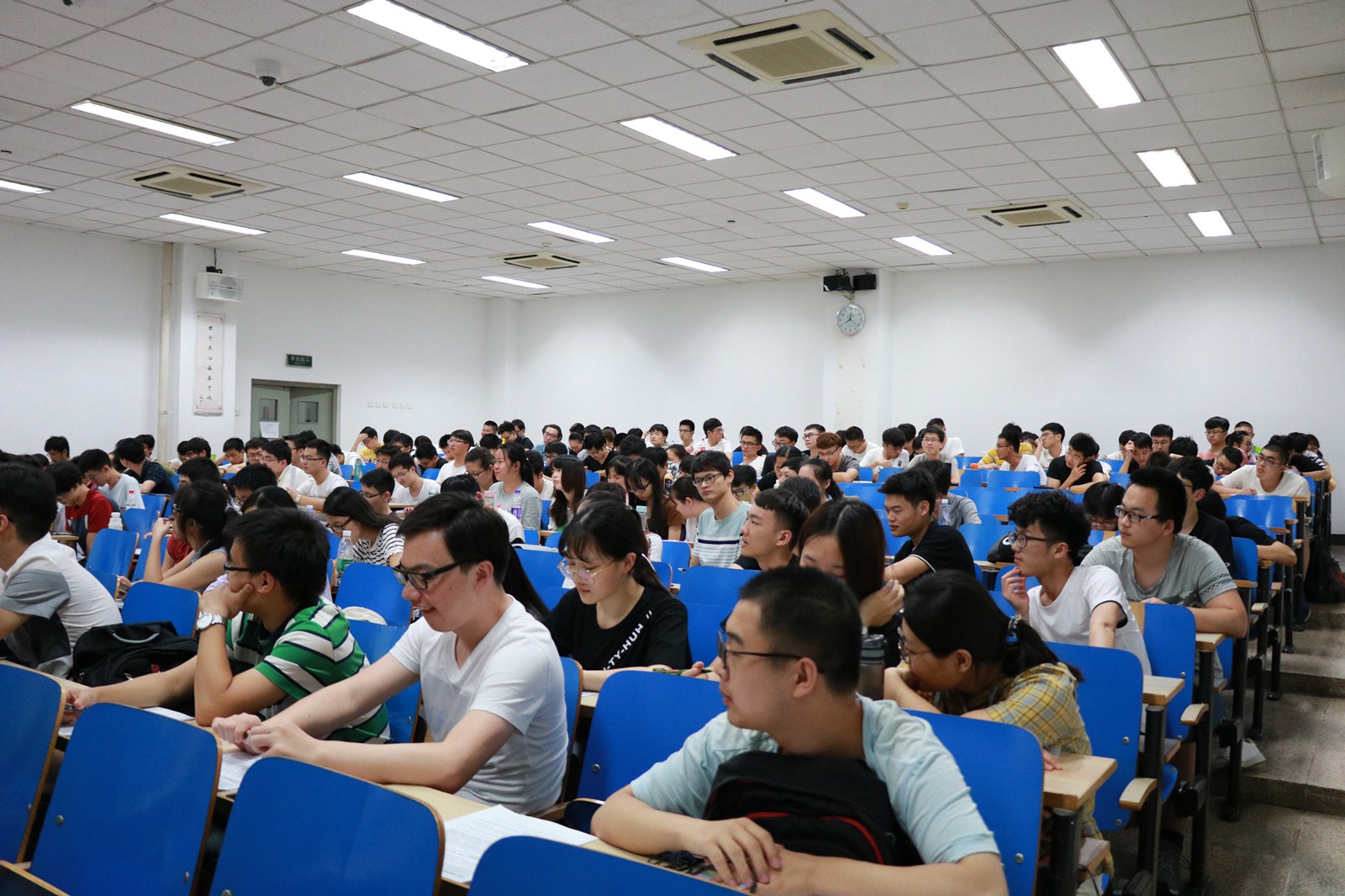 崇尚实践、知行并重，青春的汗水永远在路上——今日看料
召