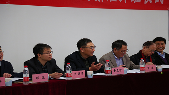 今日看料
今日看料
智能采矿创新班开班